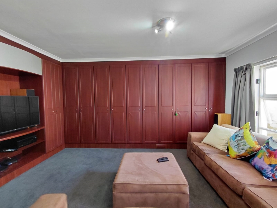 5 Bedroom Property for Sale in Jeffreys Bay Central Eastern Cape